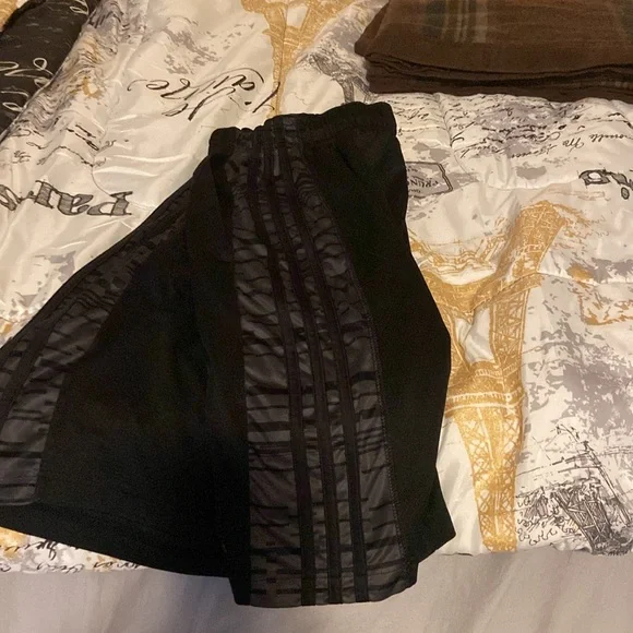 Black Addidas men’s medium shorts - Picture 2 of 6